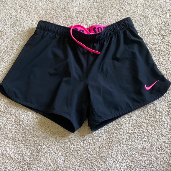Nike shorts - Picture 1 of 2